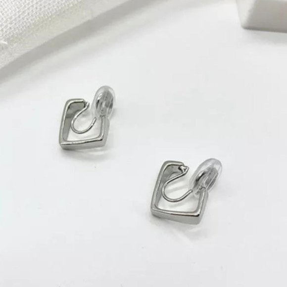 Clip On Earrings Gold Or Silver - Picture 4 of 6